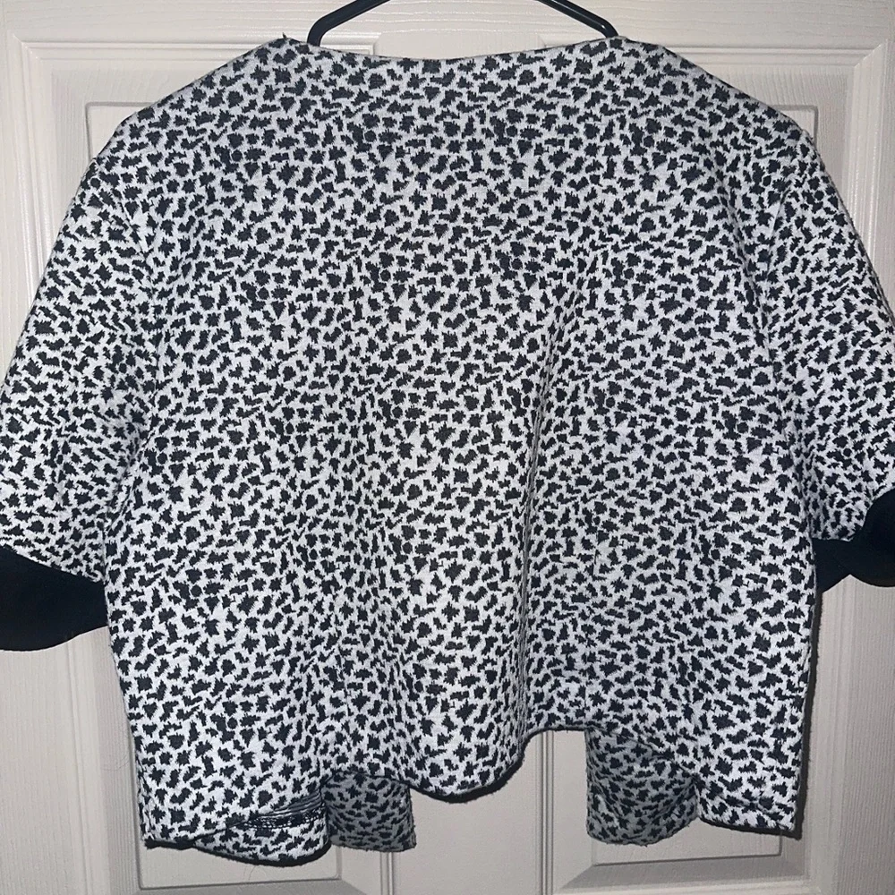 Women’s AA Studio Short Sleeve Cropped Cardigan with Crew Neck Black/Gray Sz 1X - Picture 4 of 4